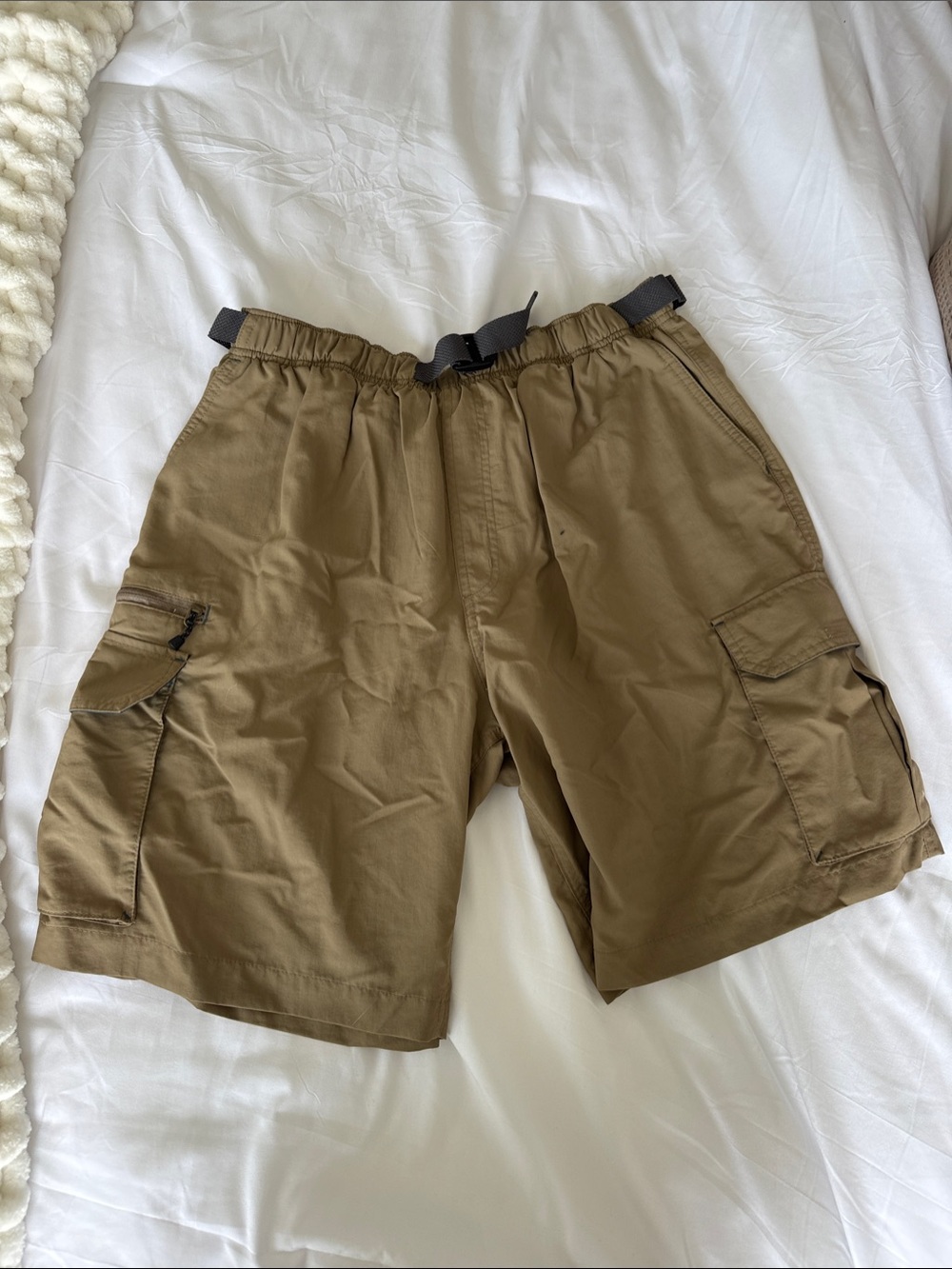Men's Columbia Cargo Shorts in Olive Brown - Classic Utility Style